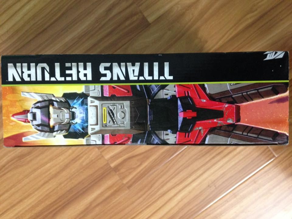 Transformers News: In-Hand Images of Transformers Titans Return Leader Skyshadow