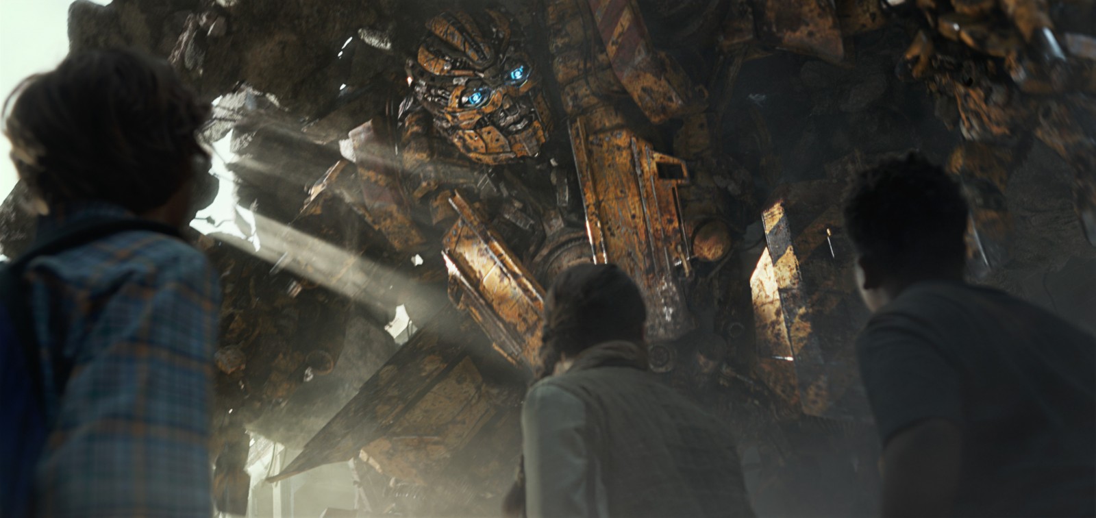 Transformers News: Round Up of Transformers: The Last Knight News with Calvin Johnson, New Spots and HD Images Transformers News: Round Up of Transformers: The Last Knight News with Calvin Johnson, New Spots and HD Images