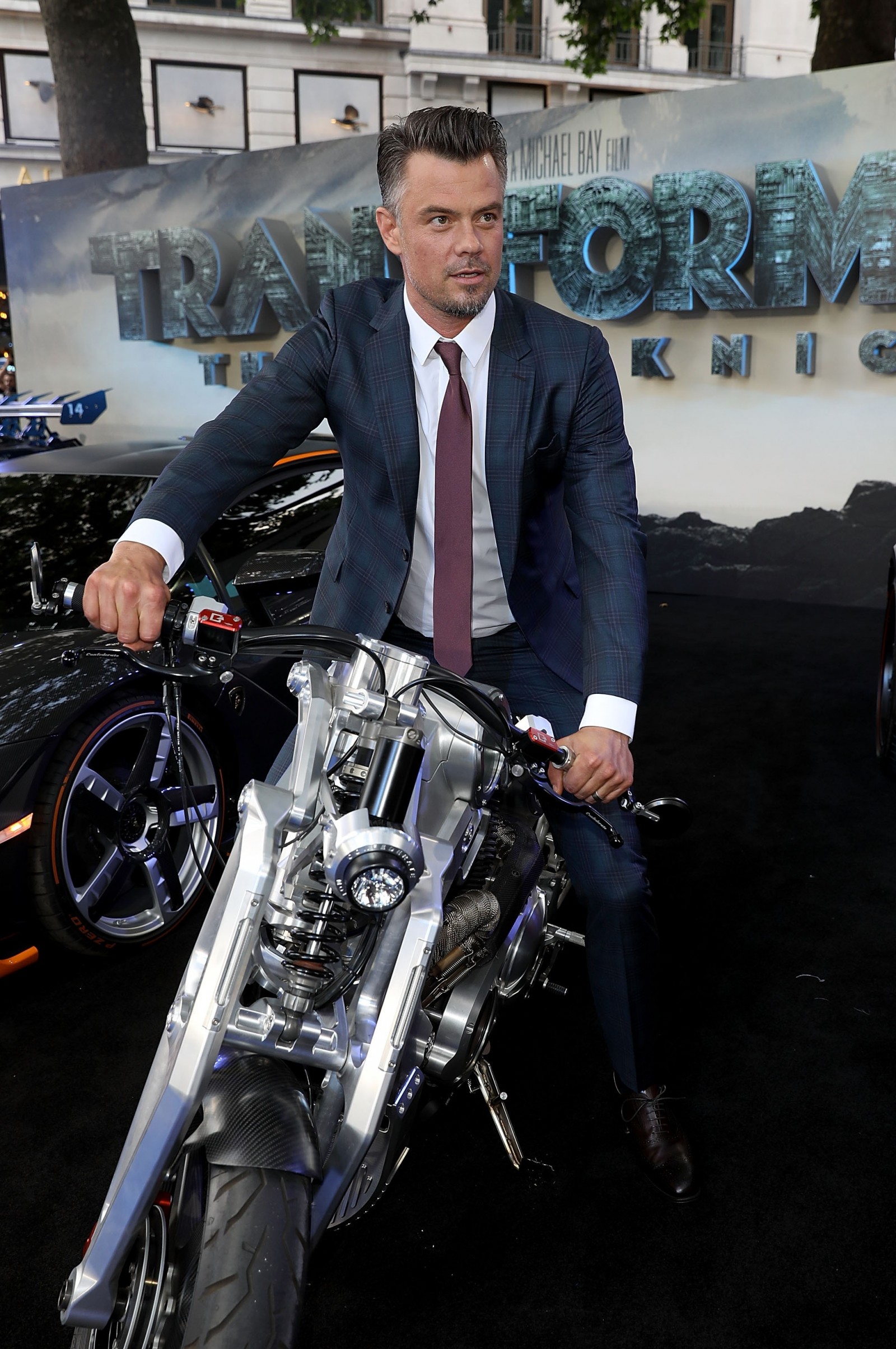 Transformers News: Phots from Transformers: The Last Knight London Premiere