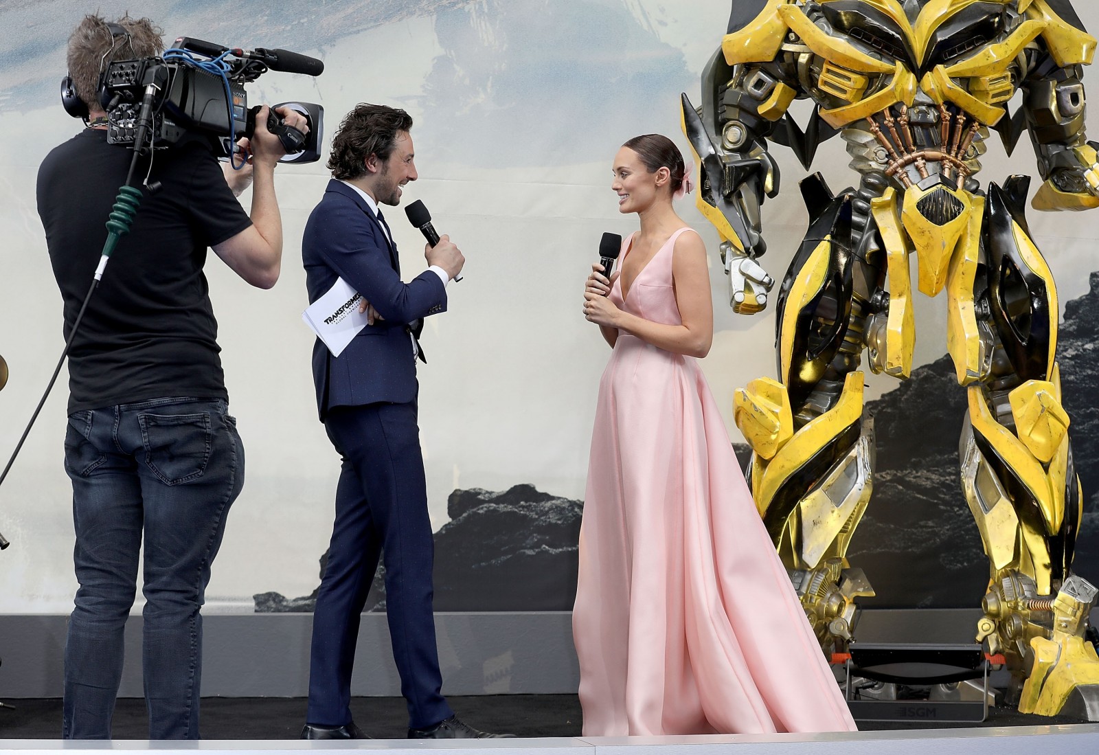 Transformers News: Phots from Transformers: The Last Knight London Premiere