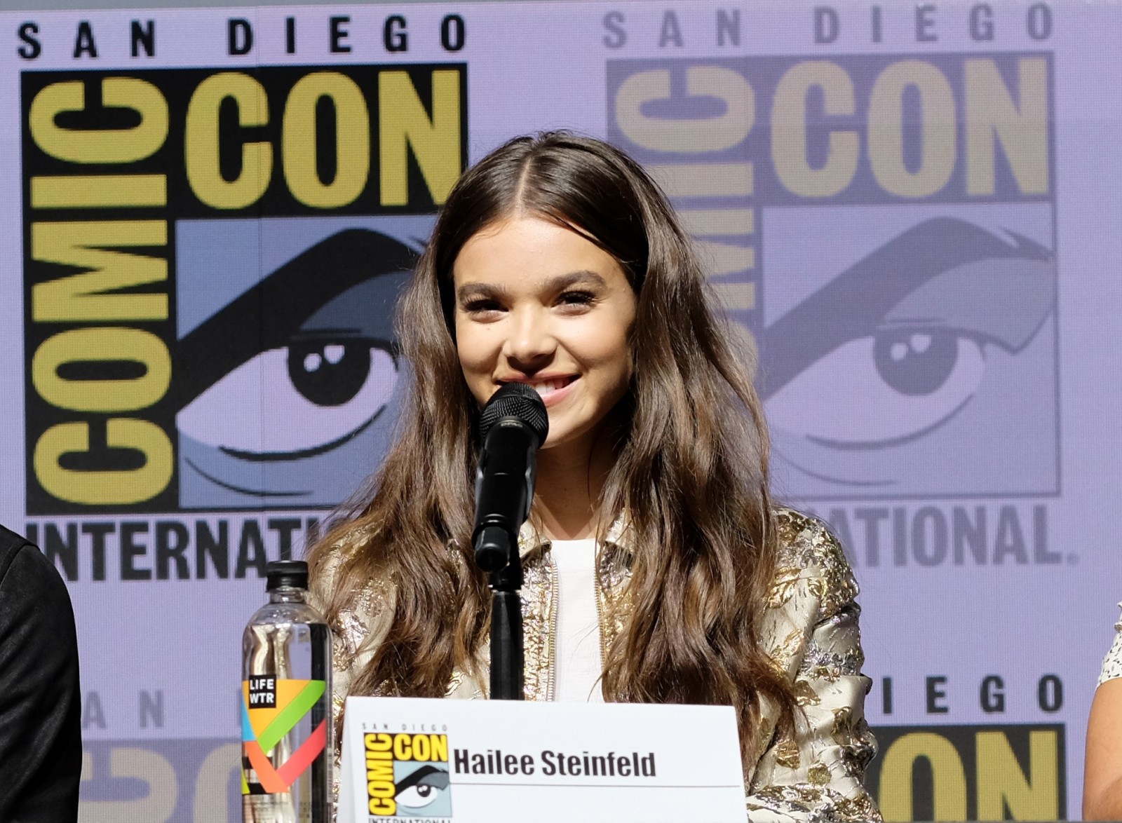 Transformers News: Official Transformers Bumblebee Movie Poster and #SDCC2018 Event Images #BumblebeeMovie Transformers News: Official Transformers Bumblebee Movie Poster and #SDCC2018 Event Images #BumblebeeMovie