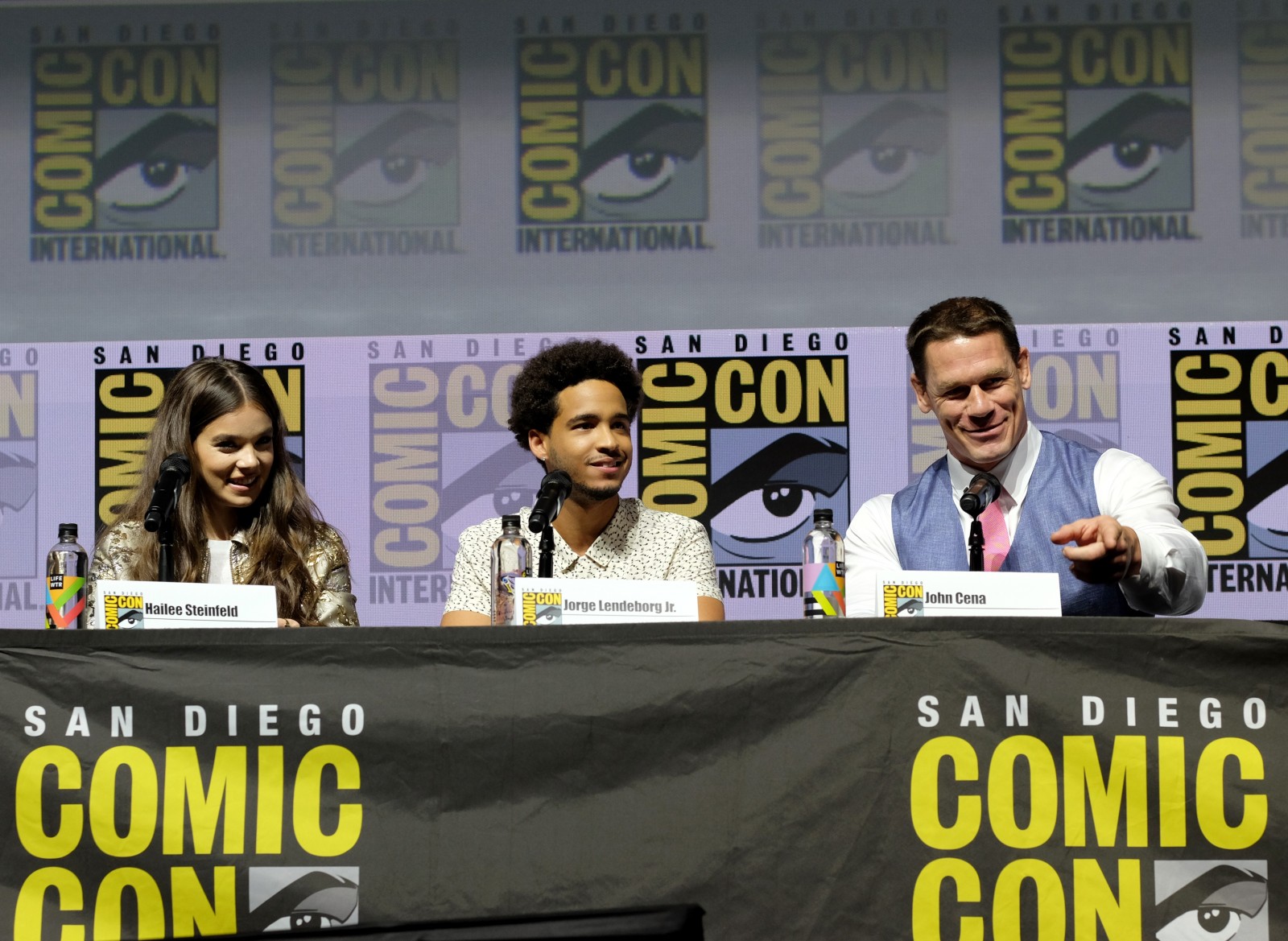 Transformers News: Official Transformers Bumblebee Movie Poster and #SDCC2018 Event Images #BumblebeeMovie Transformers News: Official Transformers Bumblebee Movie Poster and #SDCC2018 Event Images #BumblebeeMovie