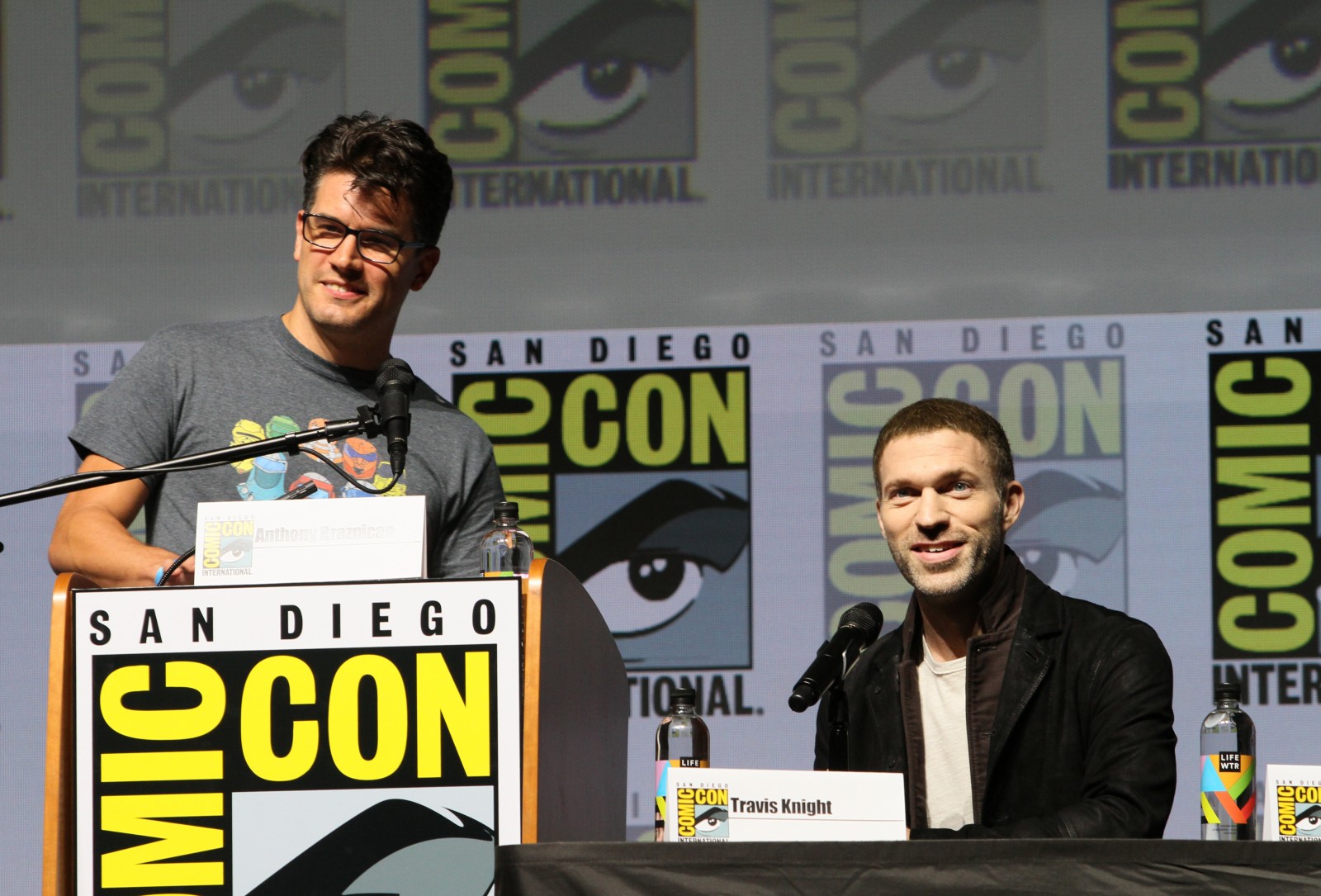 Transformers News: Official Transformers Bumblebee Movie Poster and #SDCC2018 Event Images #BumblebeeMovie Transformers News: Official Transformers Bumblebee Movie Poster and #SDCC2018 Event Images #BumblebeeMovie