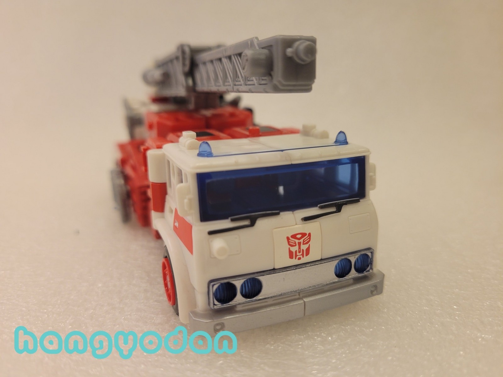 Transformers News: In Hand Images of Transformers Generations Selects Artfire