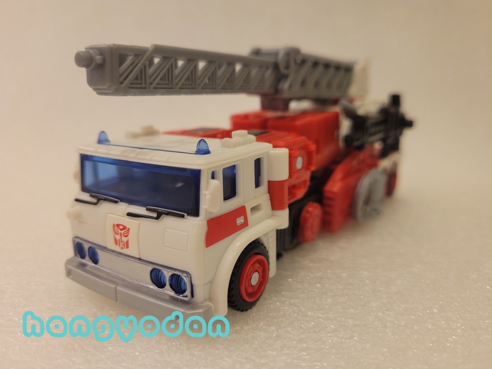 Transformers News: In Hand Images of Transformers Generations Selects Artfire