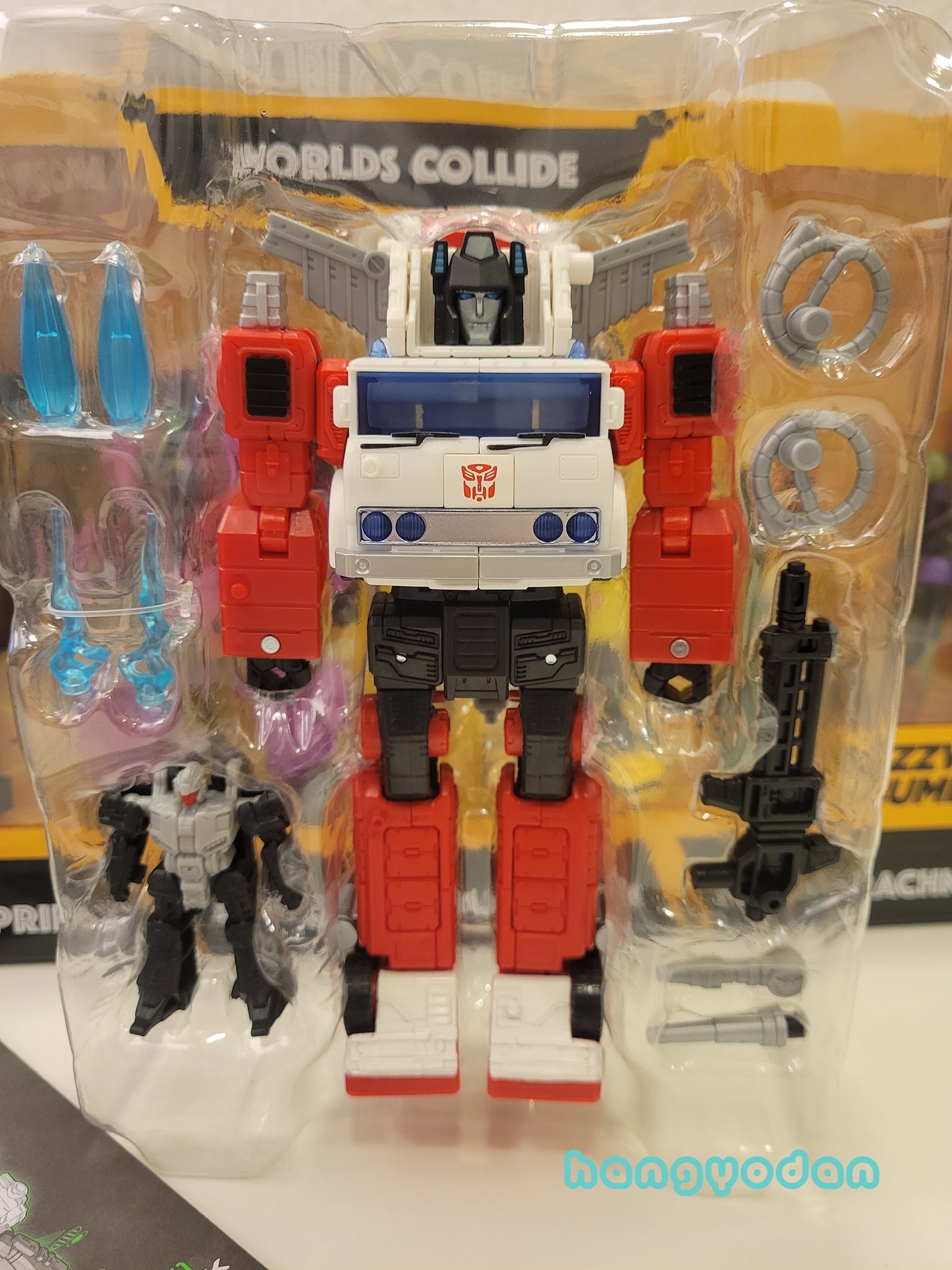 Transformers News: In Hand Images of Transformers Generations Selects Artfire
