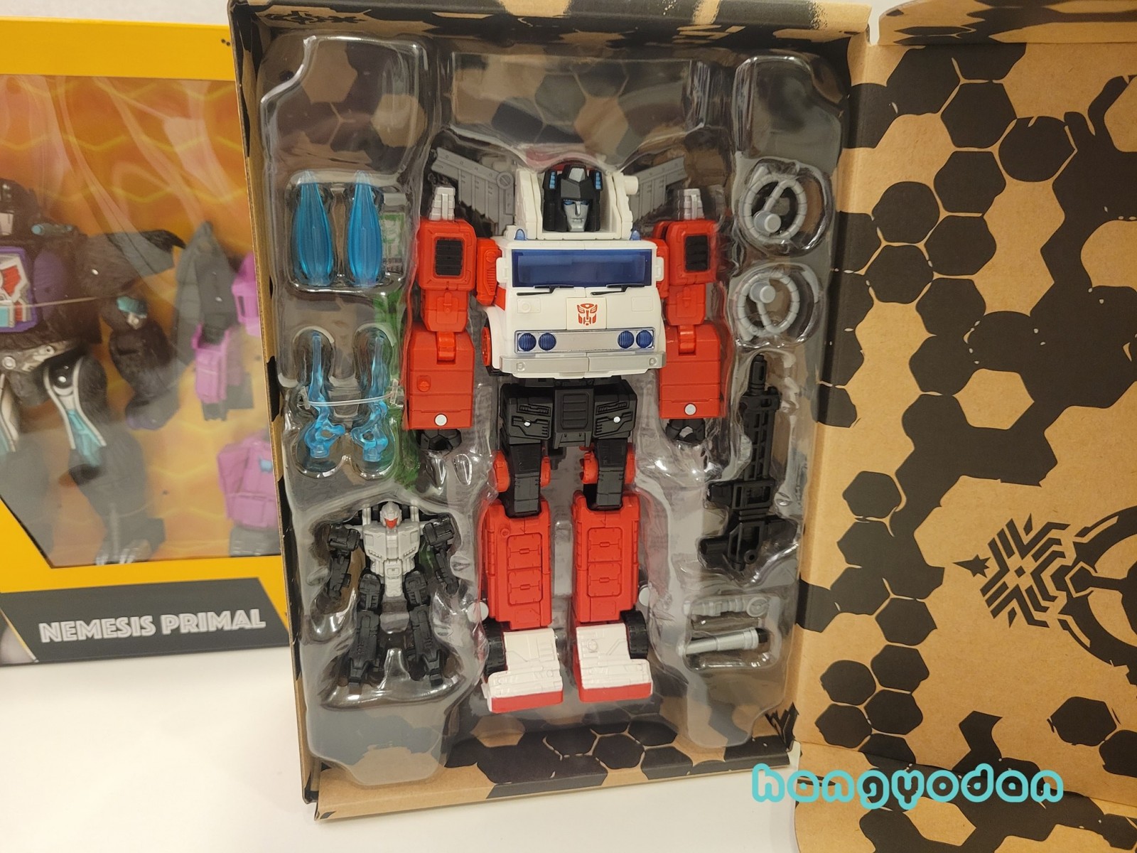 Transformers News: In Hand Images of Transformers Generations Selects Artfire