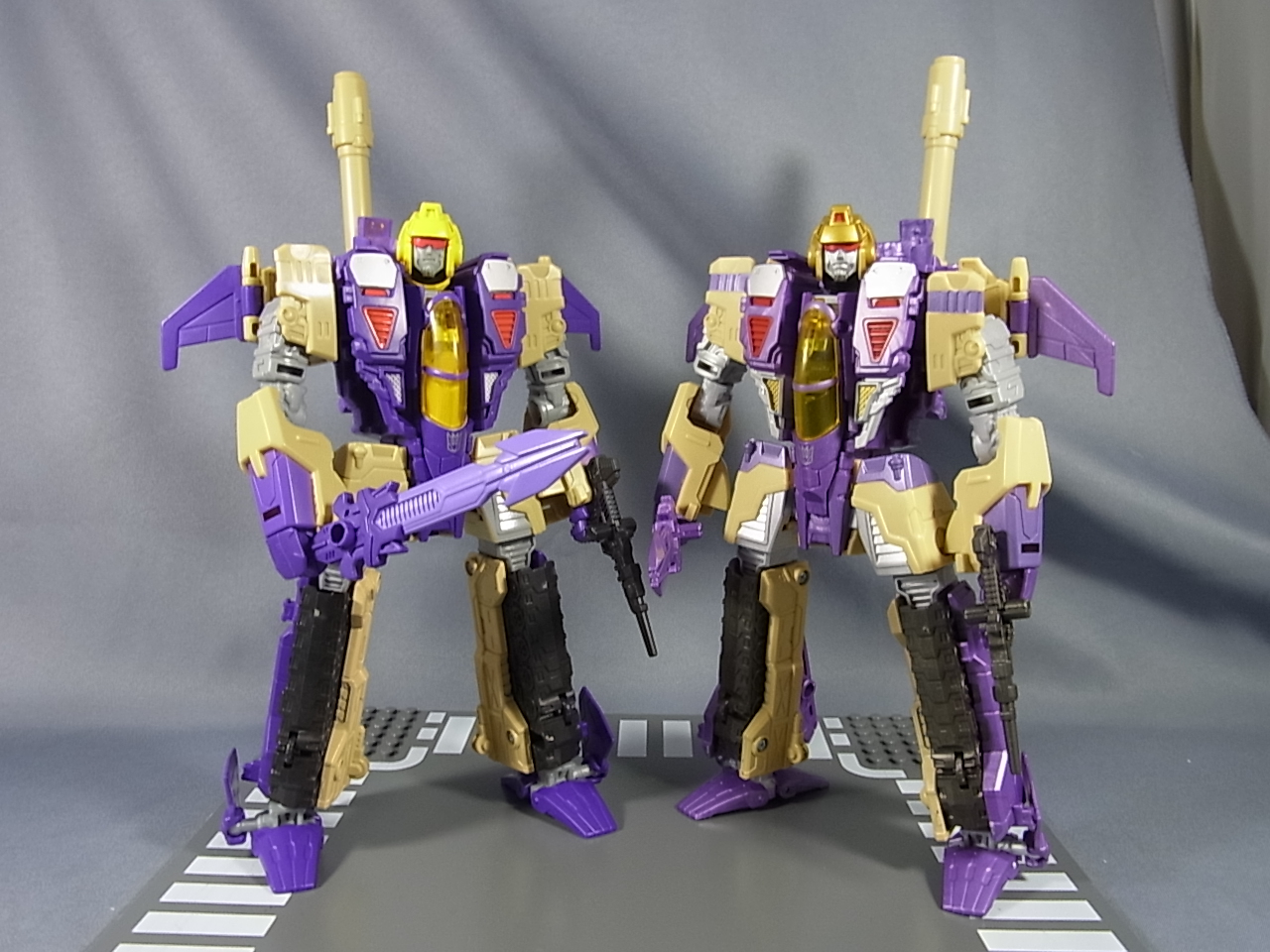 In-Hand Images: Takara Tomy Transformers Generations TG-21 Springer and TG-22 Blitzwing