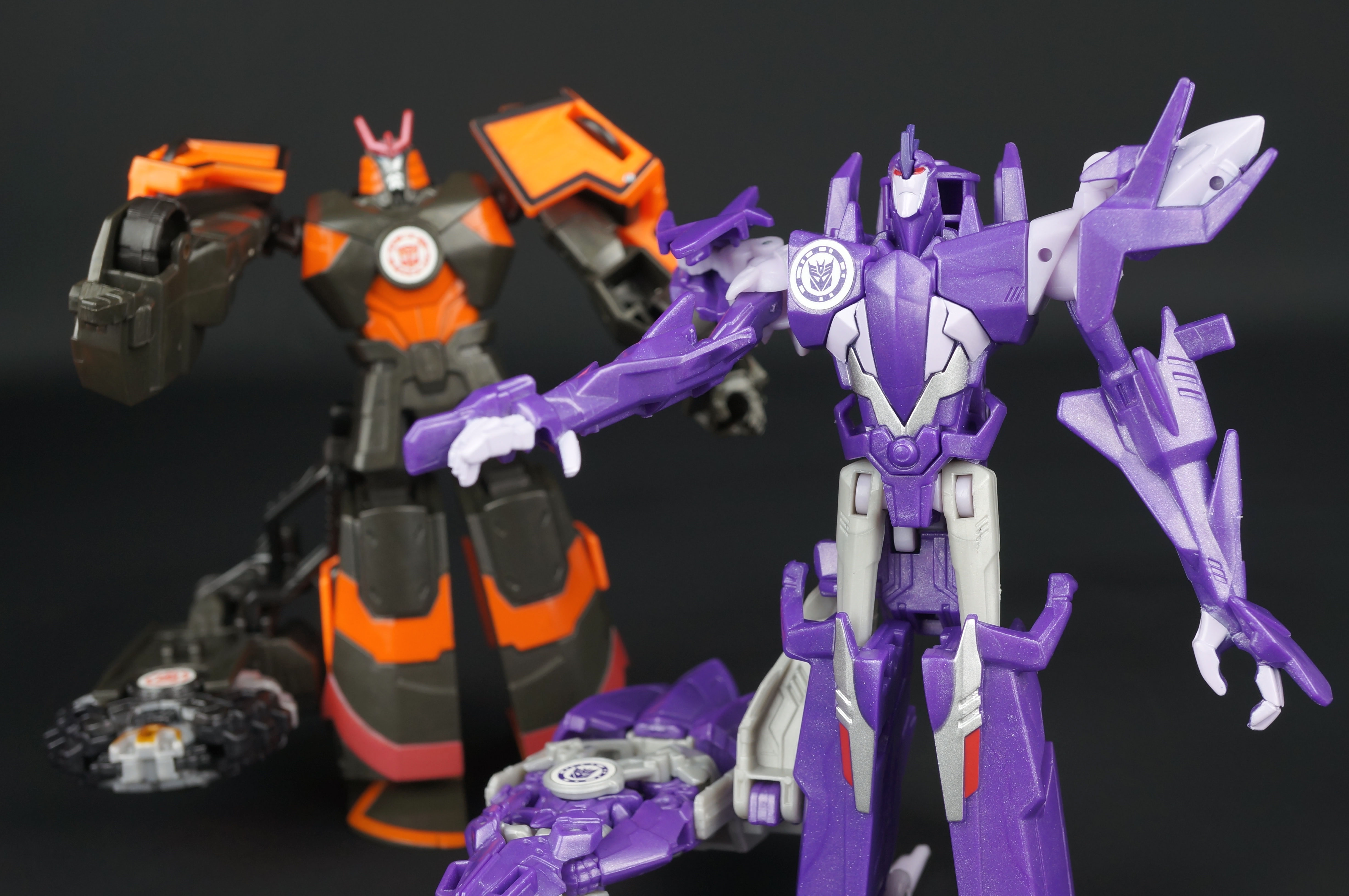 New Galleries: Minicon Deployers Fracture with Airazor and Drift with Jetstorm