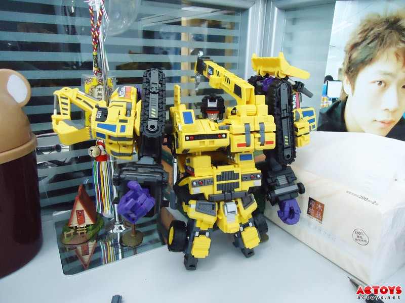 MakeToys Giant Update: Set "B" Mobile Crane and Dump Truck In-Hand Images, Set "C" Wheel Loader and Mixer in Color, Green Bulldozer