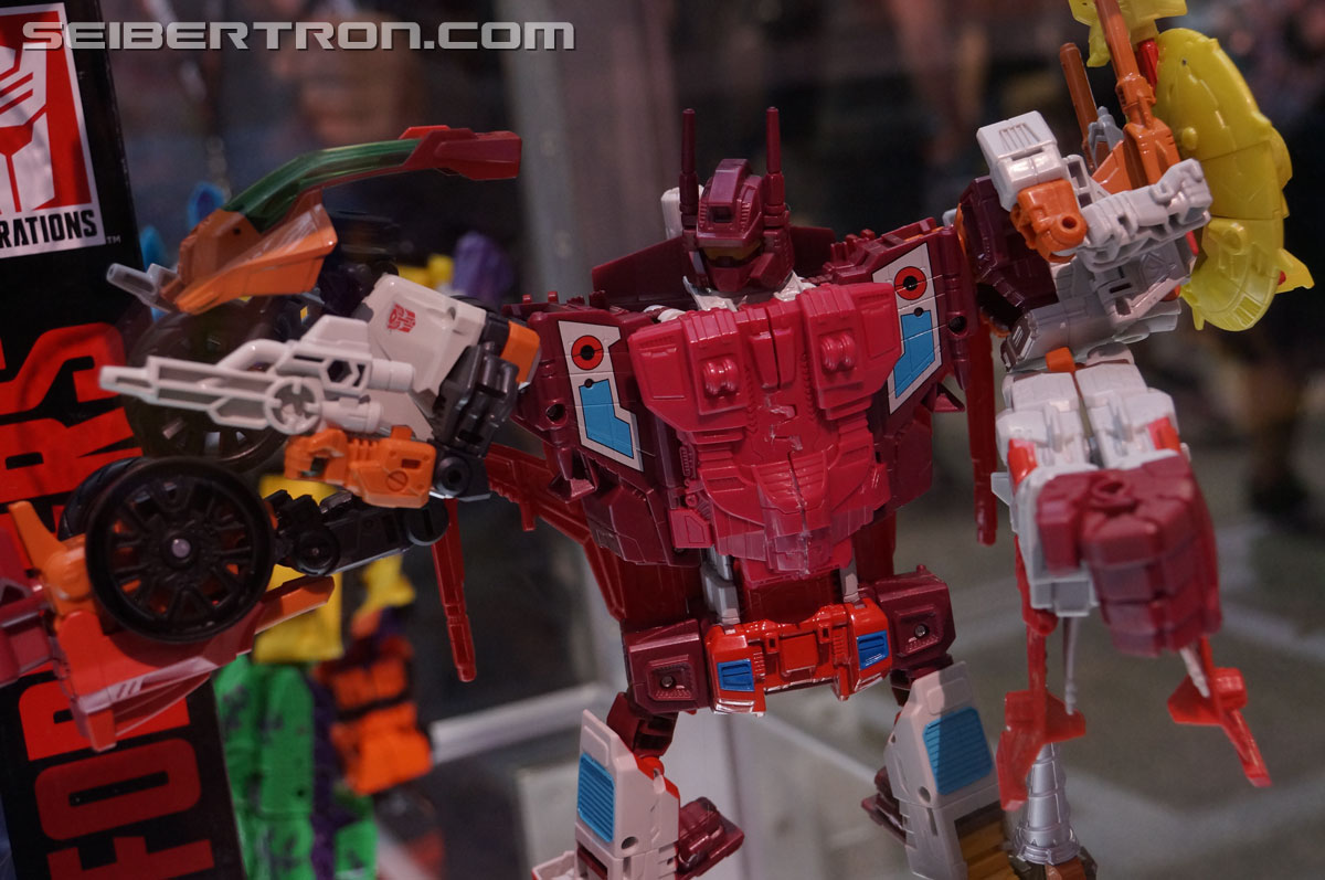SDCC 2016: Preview Night Combiner Wars Display with Computron, G2 Bruticus, Victorion and more #HasbroSDCC