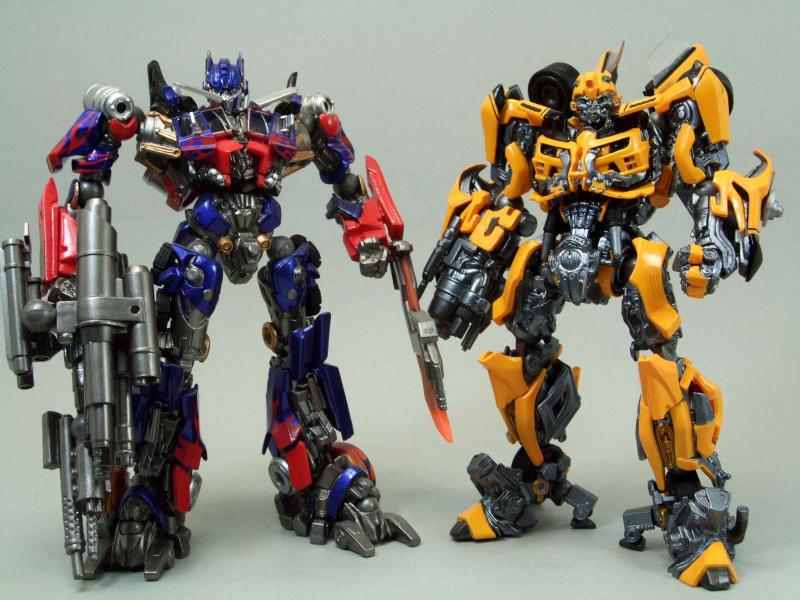 New Images of Sci-Fi Revoltech 038 Bumblebee