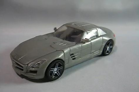 Transformers DOTM Deluxe Soundwave and Que Video Reviews
