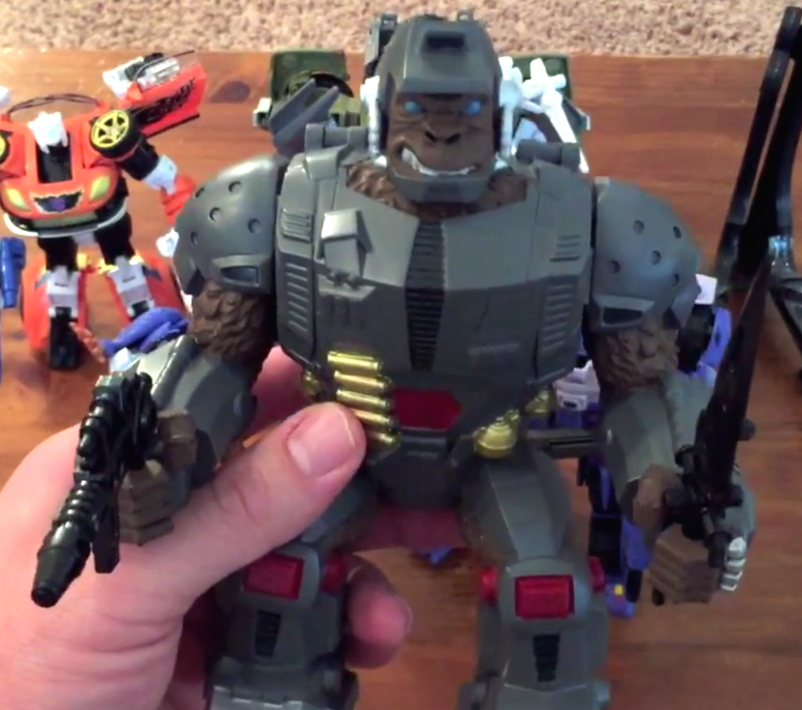 Final BotCon 2015 "Oilmaster The Bounty Hunter" Exclusive Toy Revealed from this year's box set