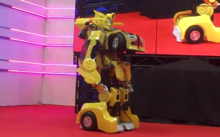 2015 Tokyo Toyshow - Automated Transforming Bumblebee