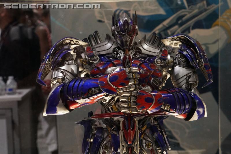 SDCC 2017: Gallery of Licensed Transformers Products with 3A, Jada and Herocross Last Knight Toys and Flametoys Drift #HasbroSDCC