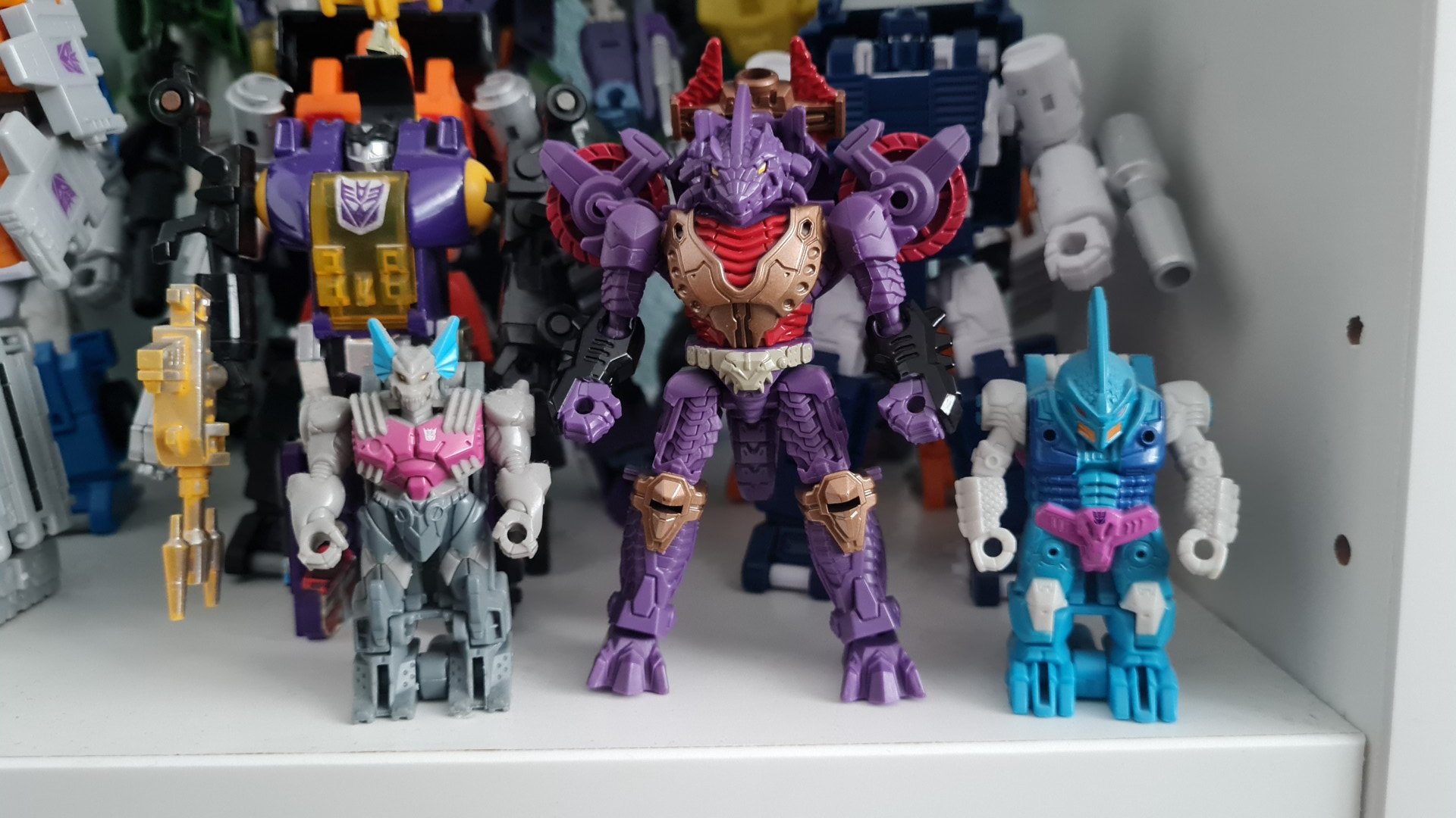 In Hand Images of Transformers Legacy Iguanus