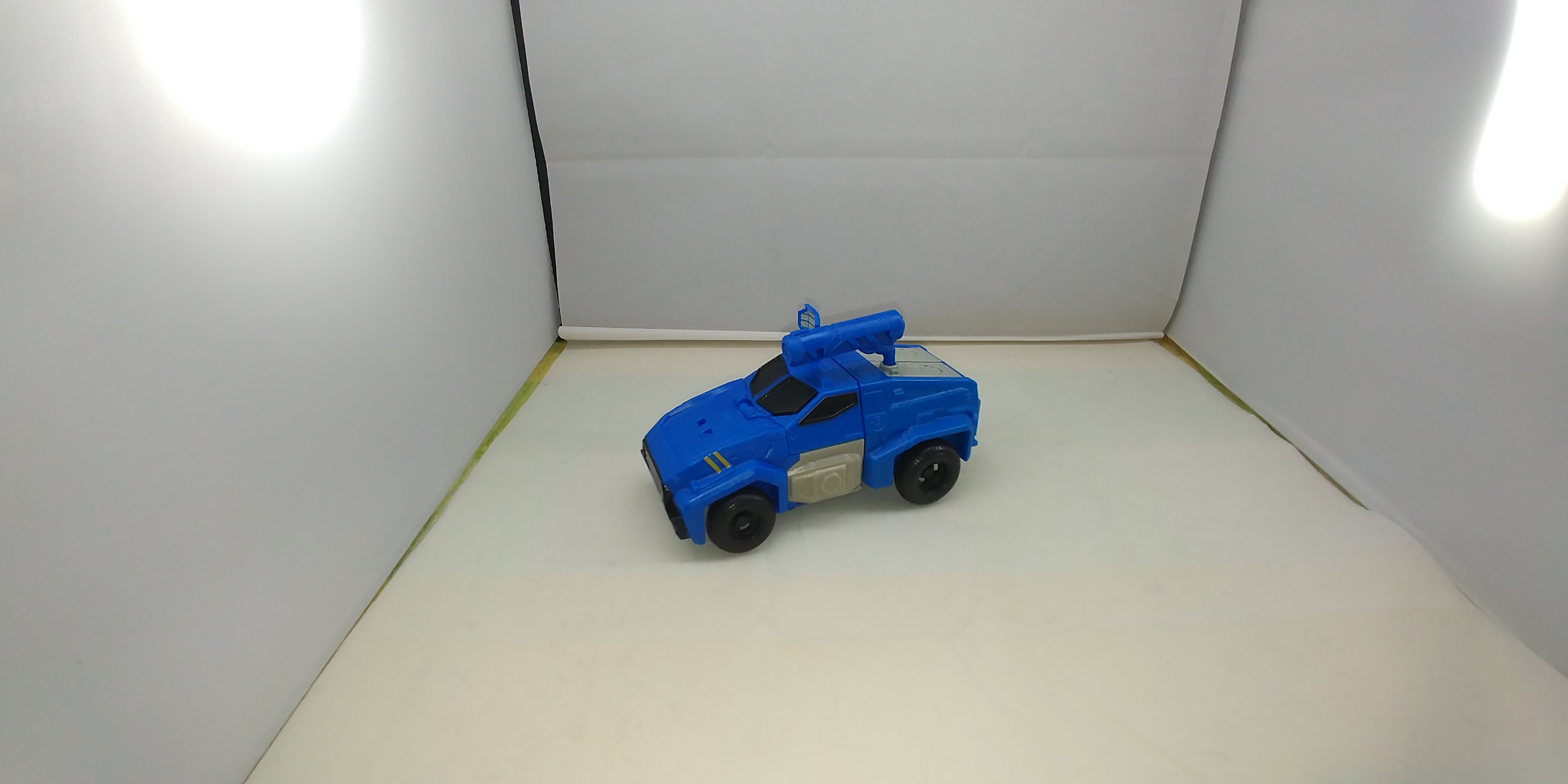 Video Review of Transformers Authentics  Soundwave