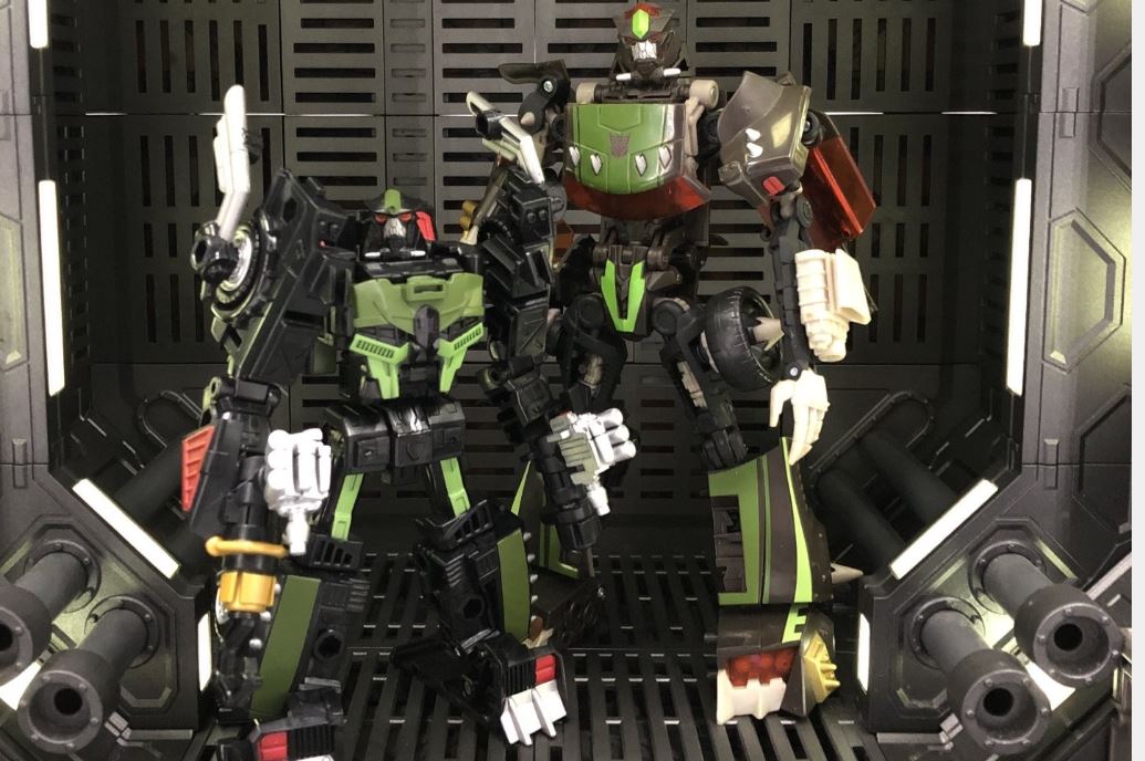 Images of Legacy Star Raider Deluxe Lockdown