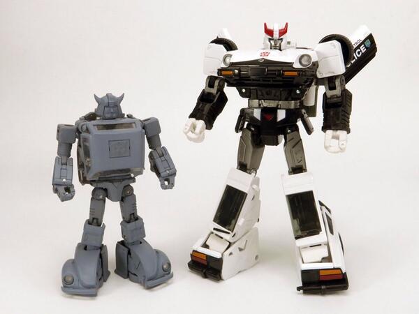 MP-21 Bumblebee Size Comparison with MP-17 Prowl