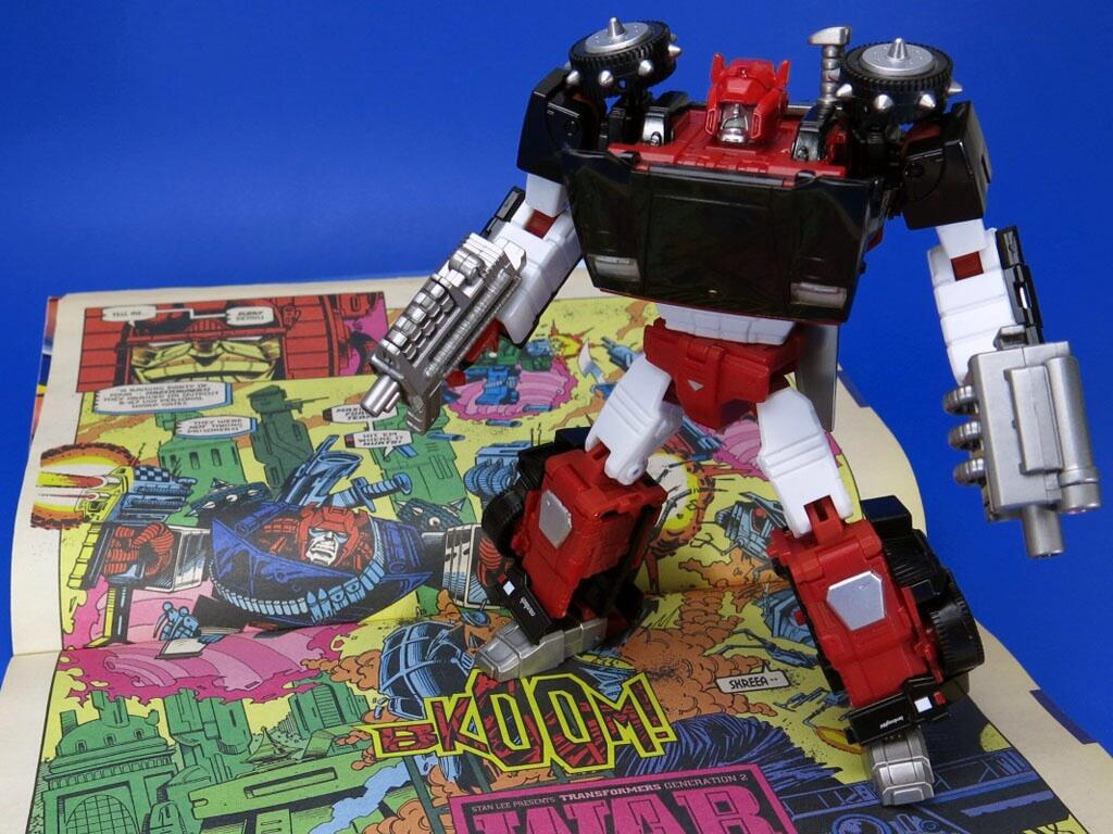 Additional In-Hand Images: Takara Masterpiece MP-12G G2 Sideswipe