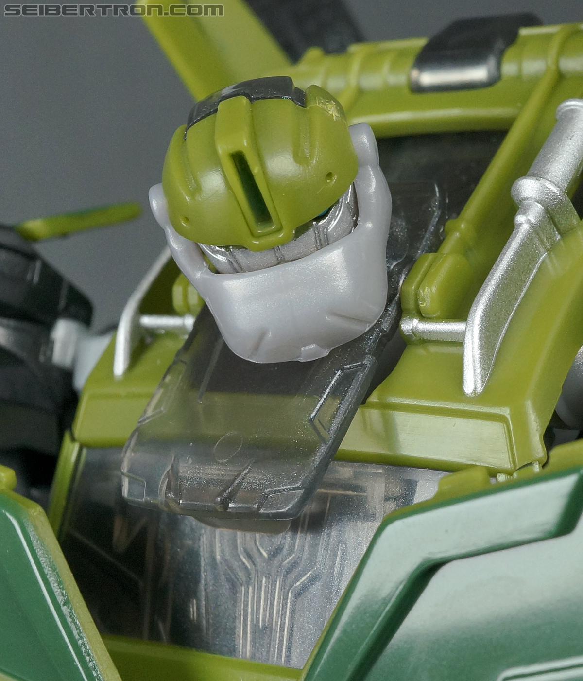 New Transformers Prime Galleries: Voyagers Starscream and Bulkhead