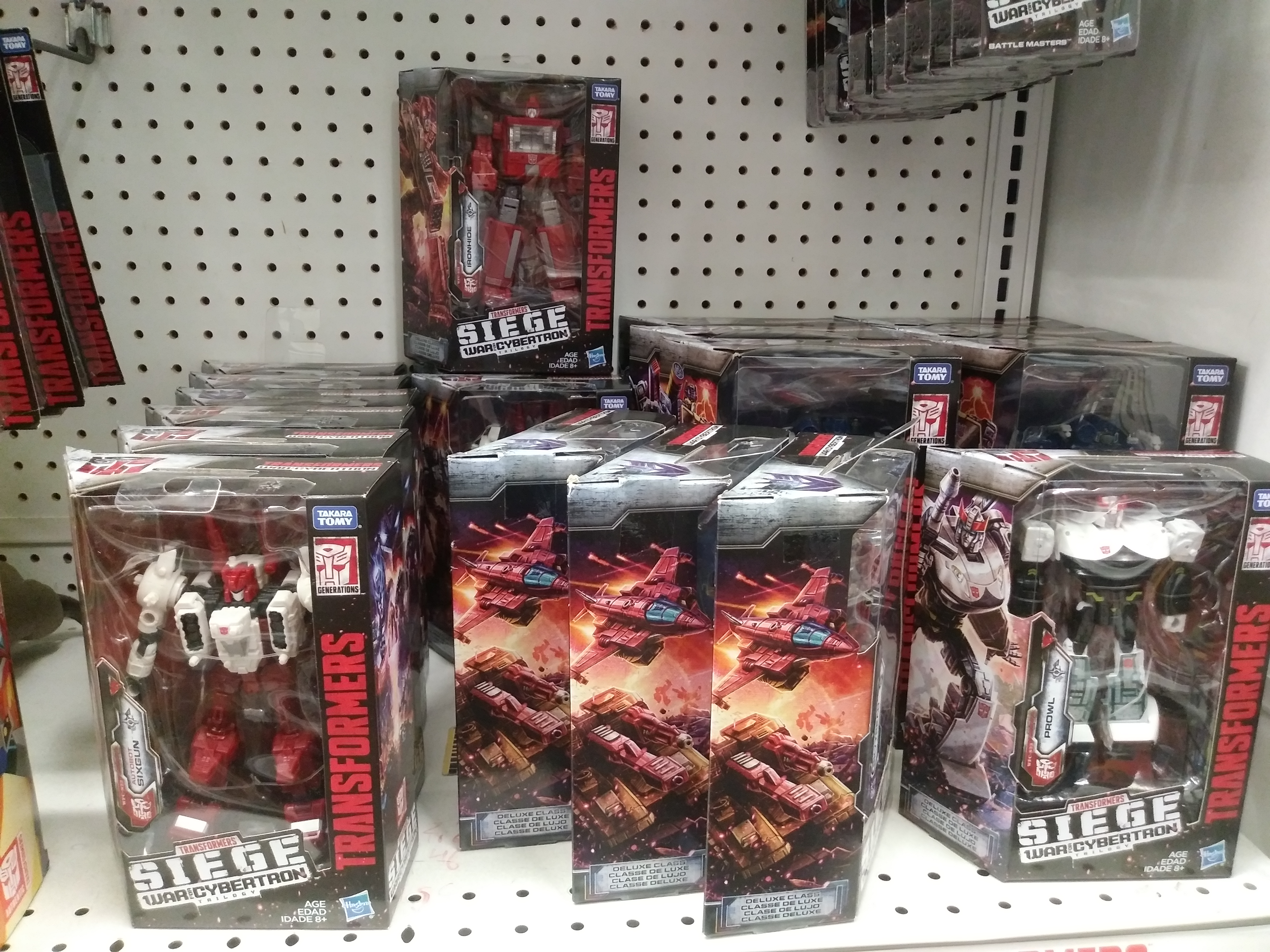Siege Deluxe Revision Wave and Studio Series Battle Damaged ROTF Megatron Found in Canadian Toysrus