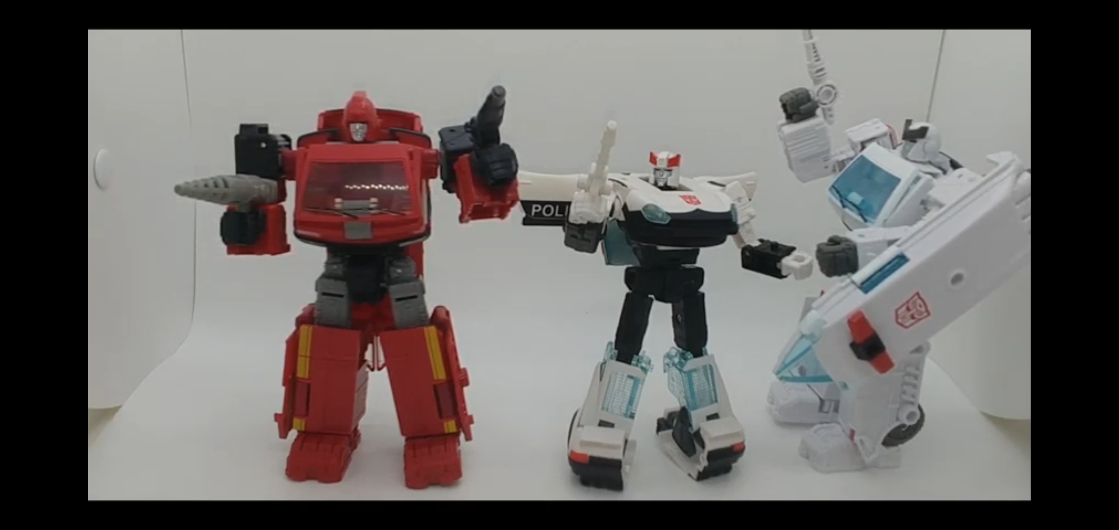 New Video Review of Transformers Earthrise Autobot Alliance and Paradron Medics Sets