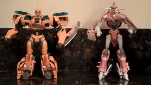 NYCC Transformers Prime Exclusive Deluxe Bumblebee & Arcee Set Video Review