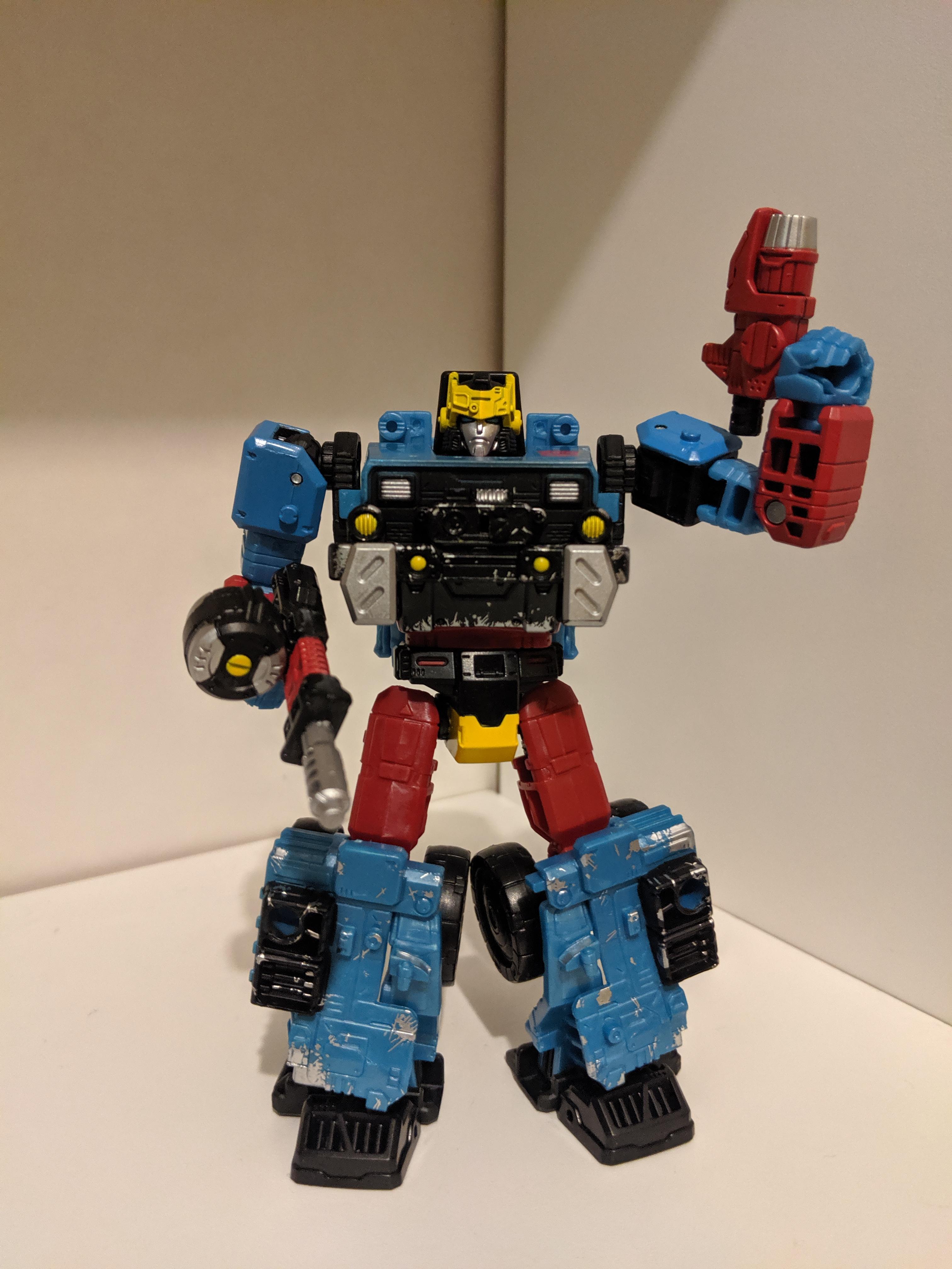 Transformers Generations War for Cybertron Siege Deluxe Class Autobot Hot Shot Revealed