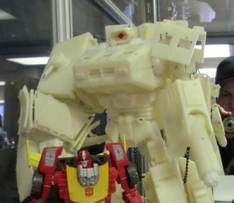 MetroCon Vancouver 2011 - New Images of Mastermind Creations Cyclops / Shockwave