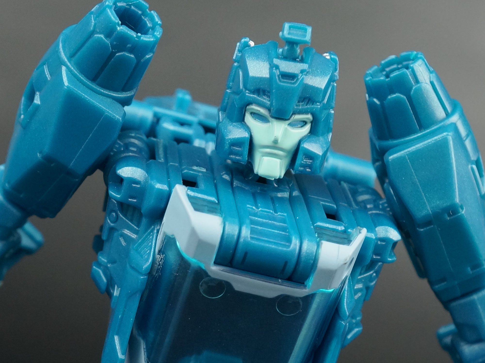New Galleries: Titans Return Deluxe Blurr with Hyperfire