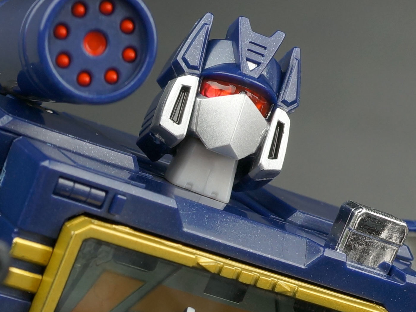 New Galleries: Takara Tomy Masterpiece Soundwave, Condor, Jaguar, Rumble, Frenzy and Buzzsaw