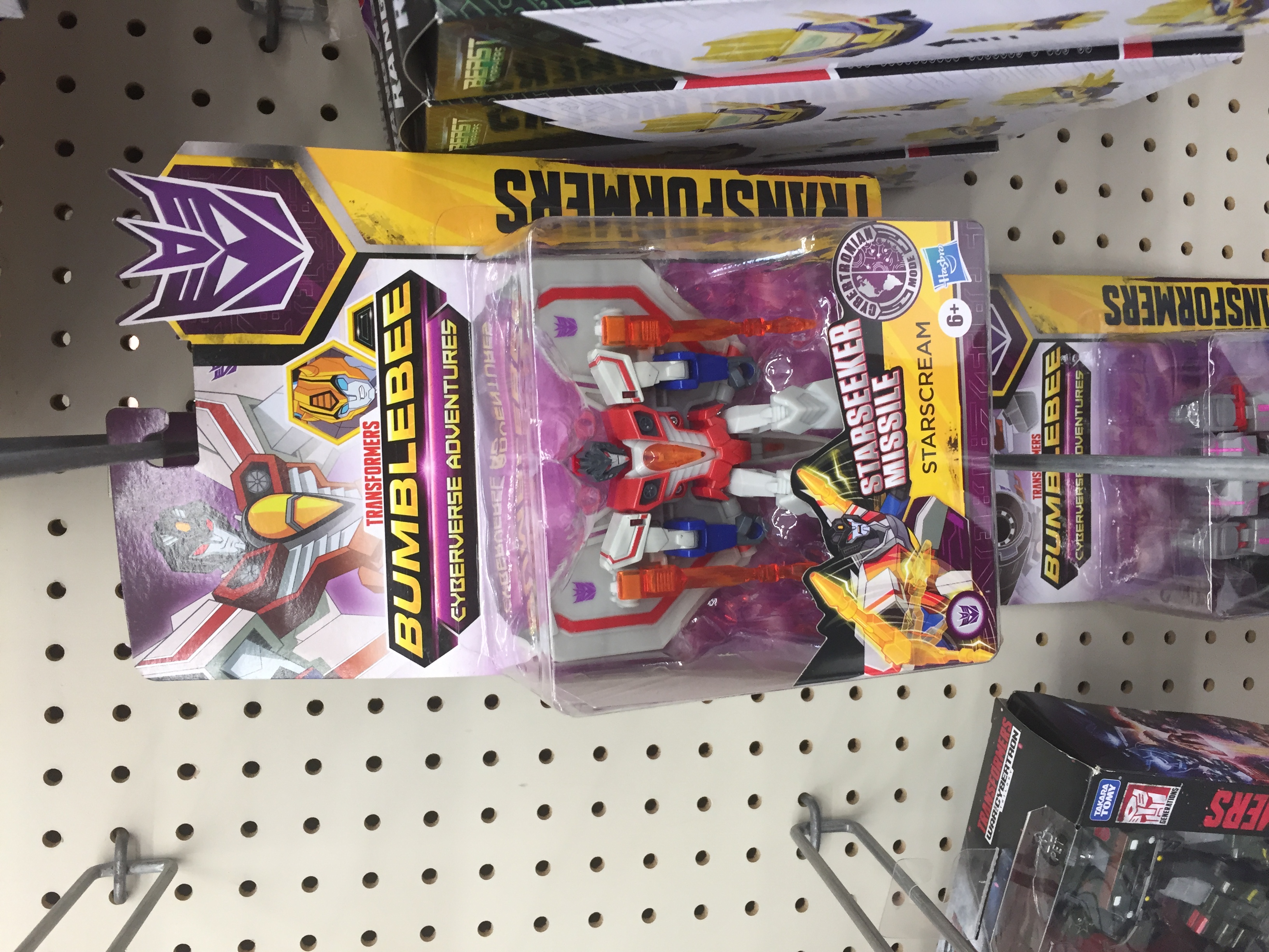 Transformers Cyberverse Hammerbyte and Cybertronian Starscream Found at US Walmart