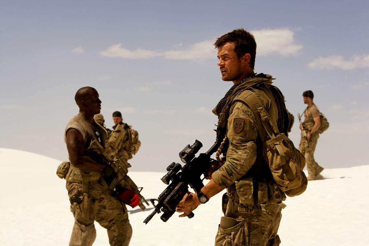 Josh Duhamel weighs in on "Core Mythology" for TF3, is asked about Dinobots