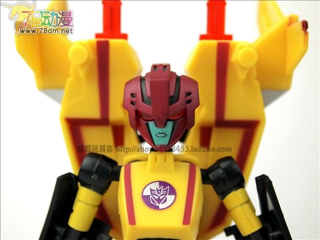 More In-Hand Images of BotCon 2011 Drag Strip