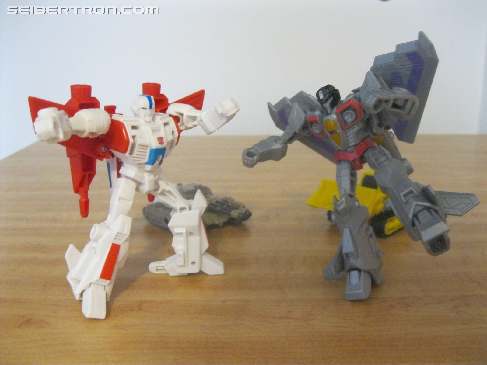 First Global Sighting and Review for Cyberverse Spark Armor Jetfire and Starscream