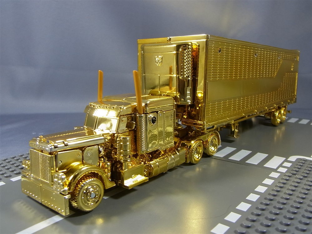 Lucky Draw Transformers DOTM Voyager Otpimus Prime with MechTech Trailer