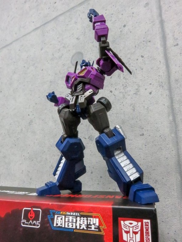 Flame Toys Transformers Shattered Glass Optimus Prime Images