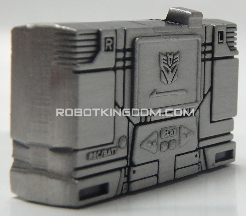Images of Die Cast Bonus Figure for Hasbro Rerelease of Masterpiece Soundwave