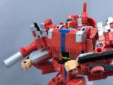 Transformers X Street Fighter II Figures In Hand Images! Ryu vs M. Bison, Chun-Li vs Ken