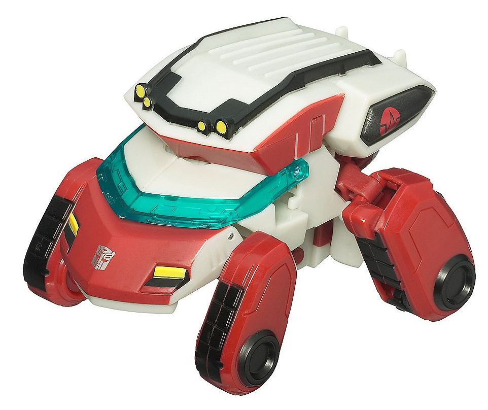 Official Images of Animated Cybertron Ratchet