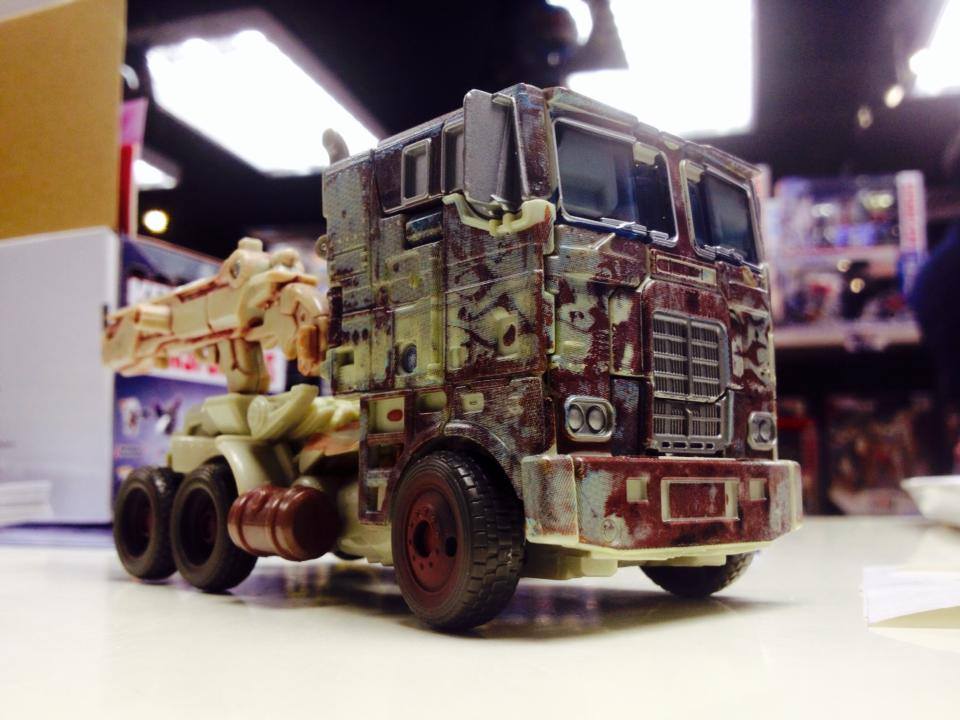 In-Hand Images: Takara Tomy Transformers: Lost Age Toys"R"Us Japan Exclusive "Rusty" Optimus Prime