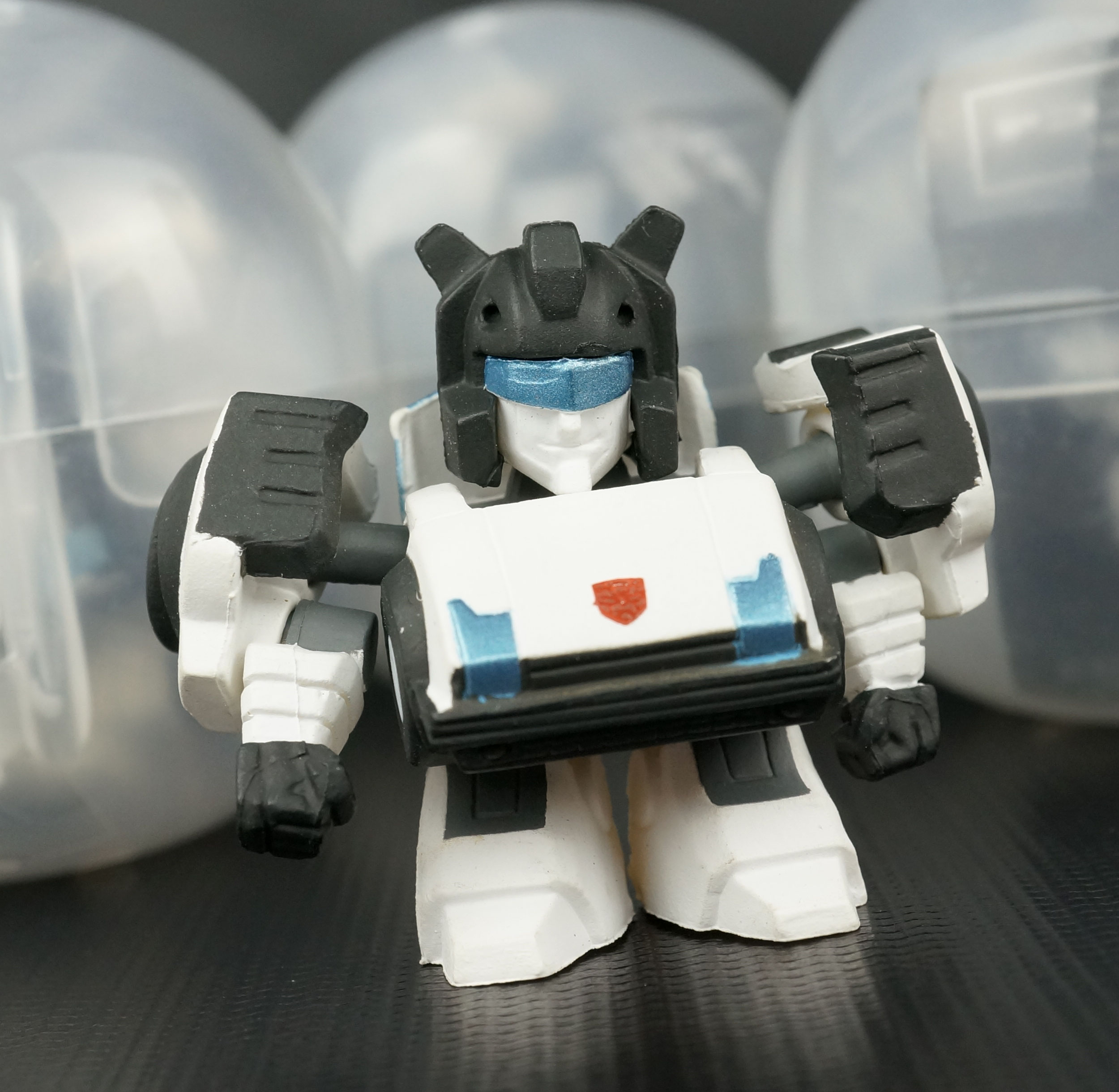 New Galleries: Q-Transformers Gashapon Capsule Optimus Prime, Bumblebee, Lockdown, Jazz and Arcee