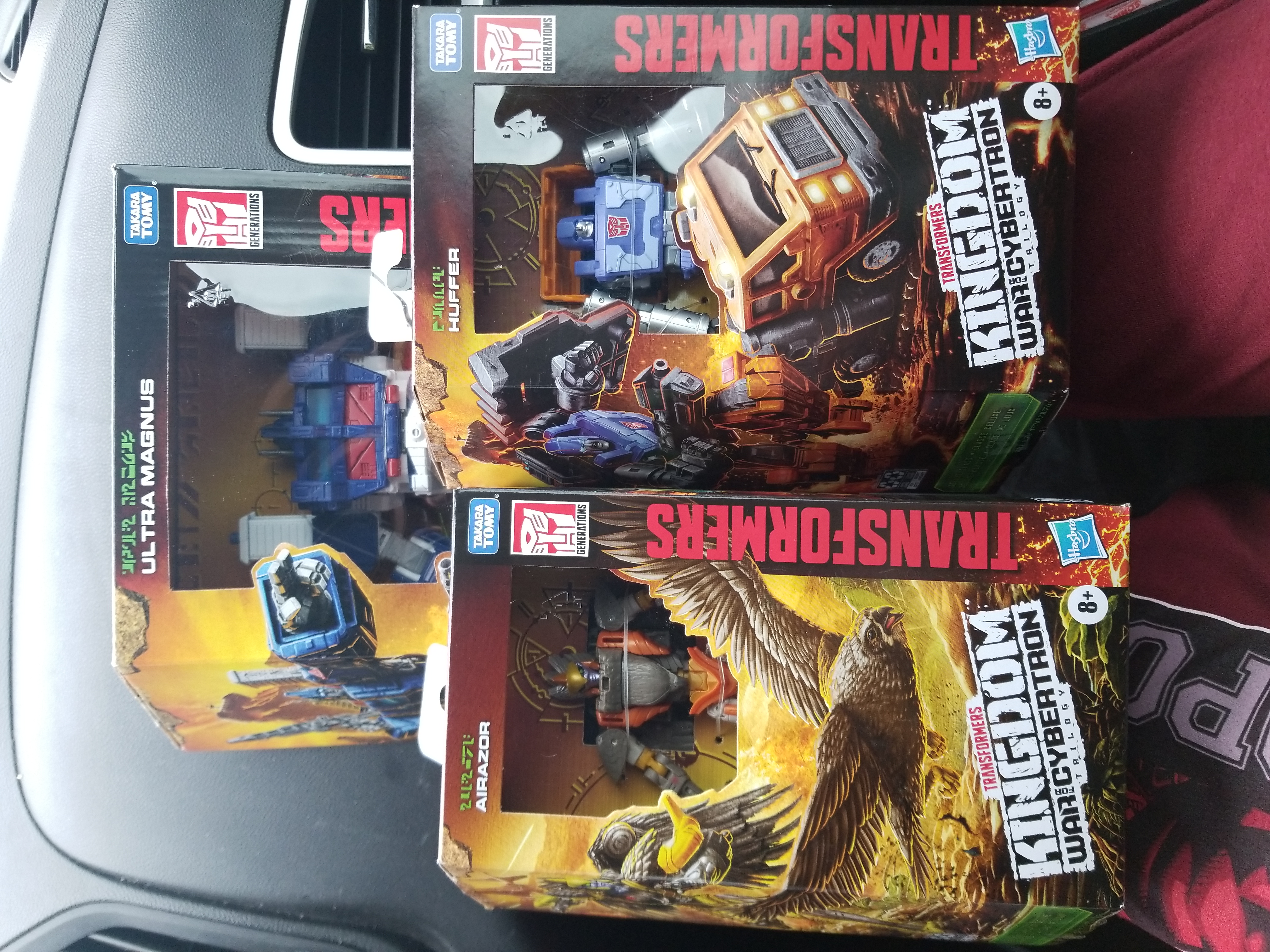 Kingdom Wave 2 Leader Ultra Magnus and Deluxes Found at Target in US