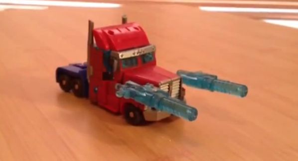 Transformers Prime Cyberverse Commander Optimus Prime Video Review and Variant Head Found
