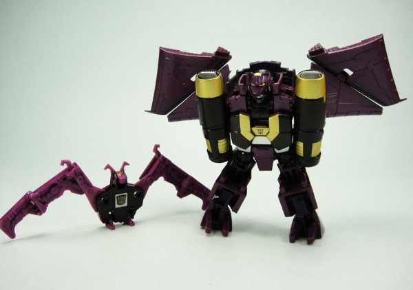 More In-Hand Images: Takara Tomy Transformers Generations TG-20 Deluxe Ratbat
