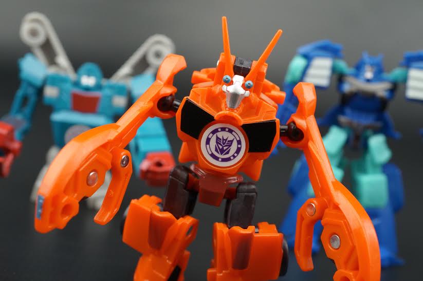 New Galleries: Robots In Disguise Legion Class Bisk, Groundbuster and Blizzard Strike Drift
