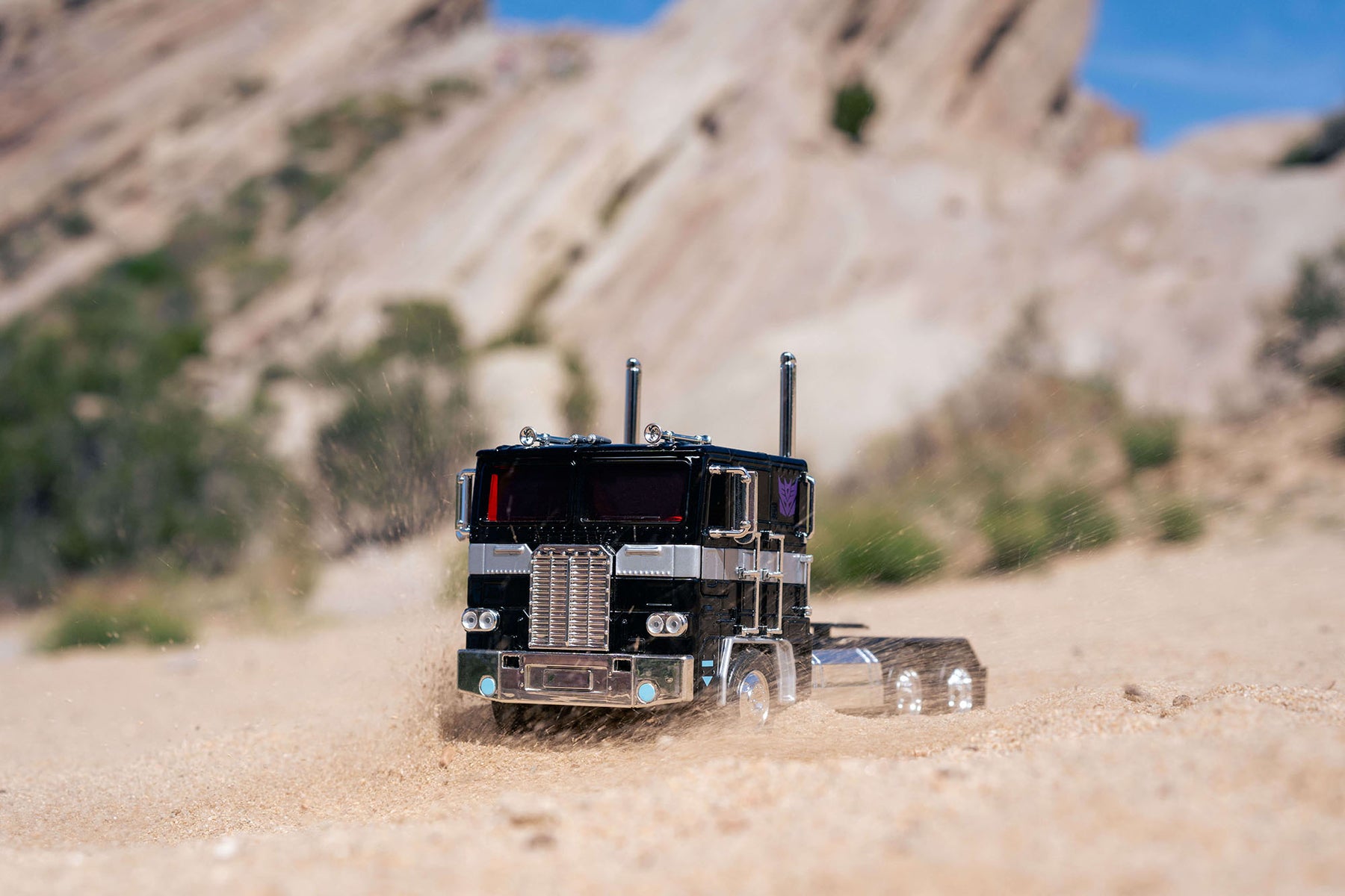 Jada Toys Reveals their 1:24 Nemesis Prime