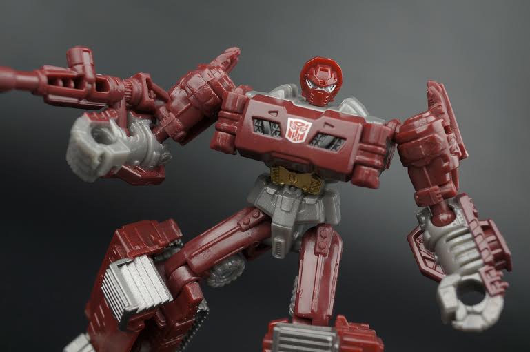 New Gallery: Generations Combiner Wars Legends Class Warpath
